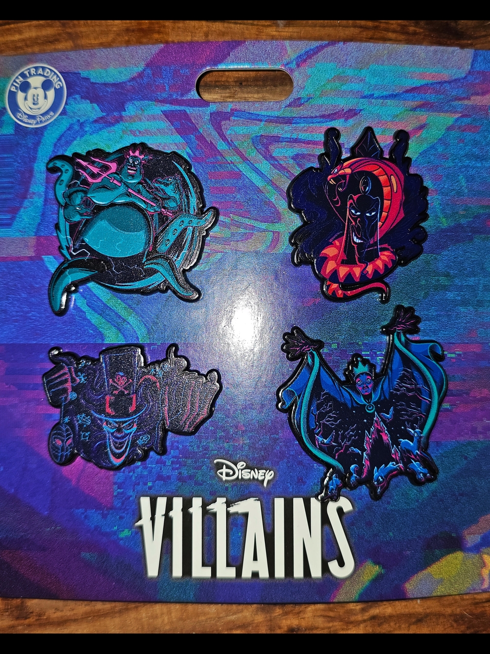 Pin Trading Disney Villains Holographic Pin Set